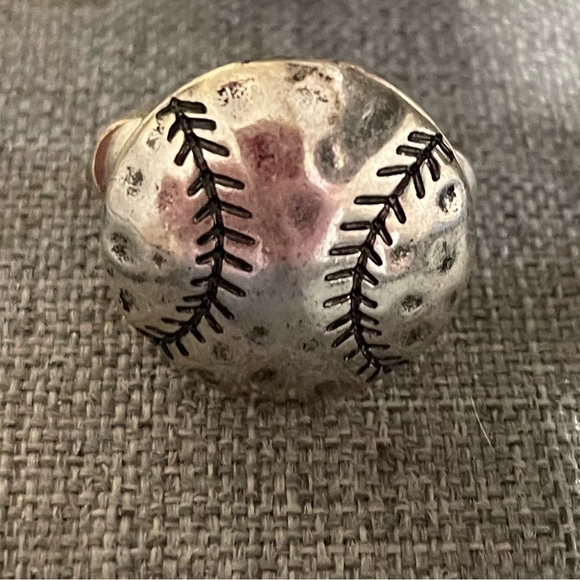 🎉⚾️ Silver Baseball Stretch Ring Game Days - Picture 2 of 4